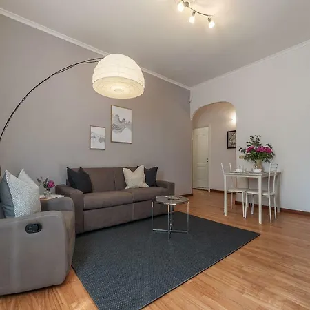 Iflat Augustus Suite Near Saint Peter-2